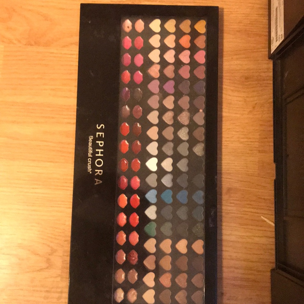 Gently used beautiful crush Sephora palette!